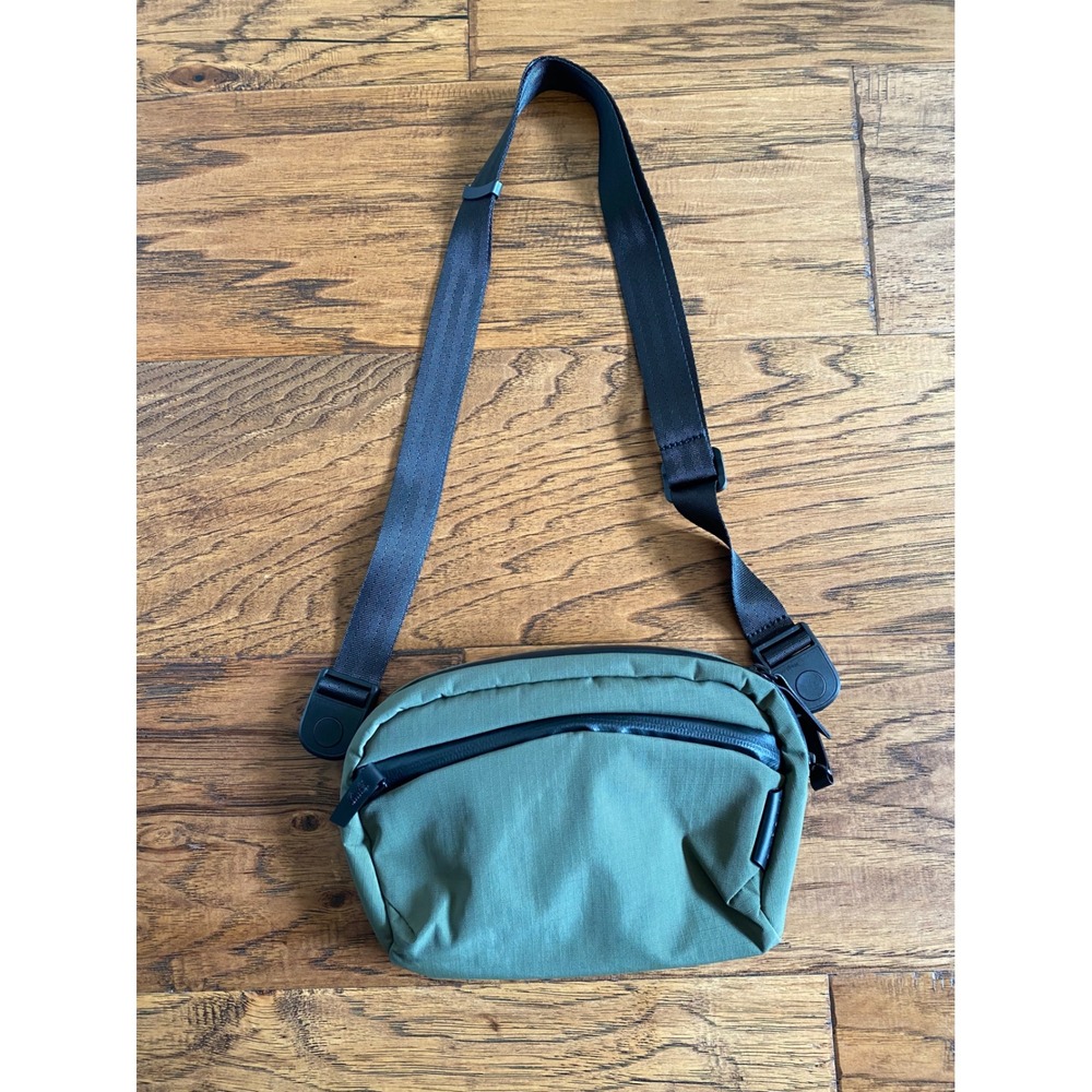 ALPAKA Go Sling Mini Olive Green Crossbody Bag Tech Travel Messenger Fidlock